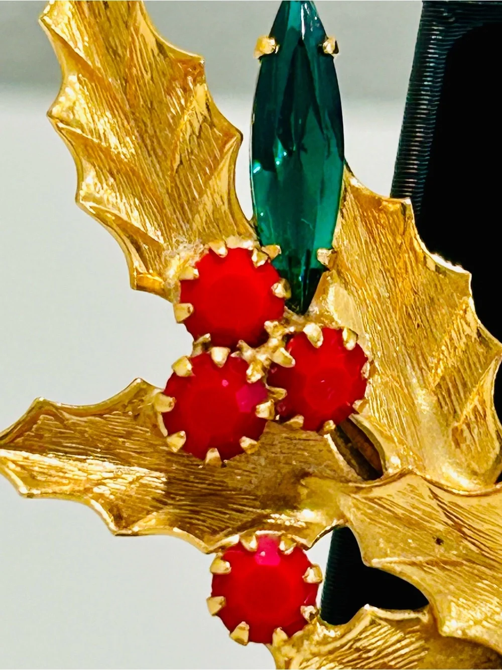 Vintage Christmas Brooch Holiday Holly Berries Brushed Goldtone Pin Back